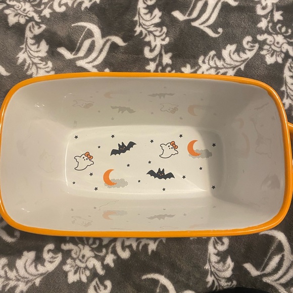 Hello kitty halloween baking pan and mixing bowl - Picture 4 of 4